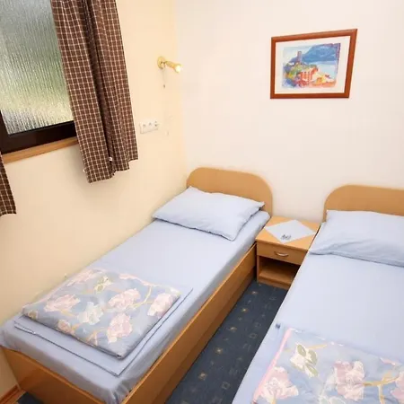 Alf Rab Apartment *